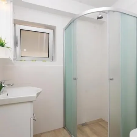 Julia - Korcula By Guide