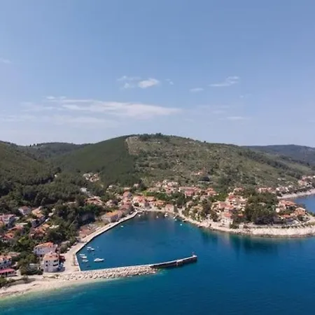 Julia - Korcula By Guide *