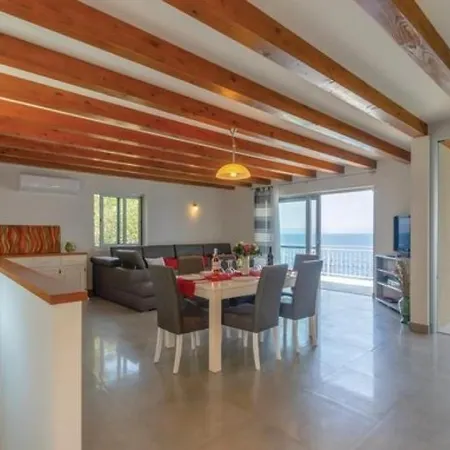 Julia - Korcula By Guide Blato (Korcula)