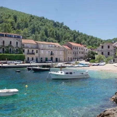 Julia - Korcula By Guide *