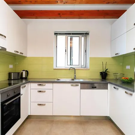 Julia - Korcula By Guide * Blato (Korcula)