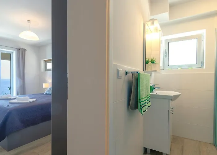 Julia - Korcula By Guide