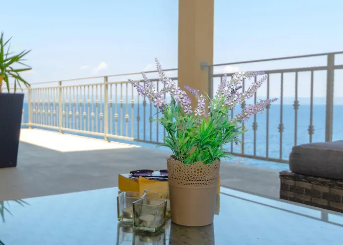 Julia - Korcula By Guide