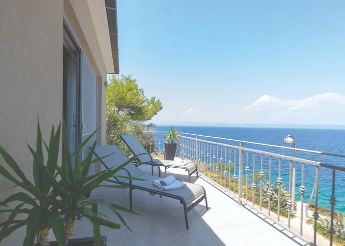 Julia - Korcula By Guide Blato (Korcula)